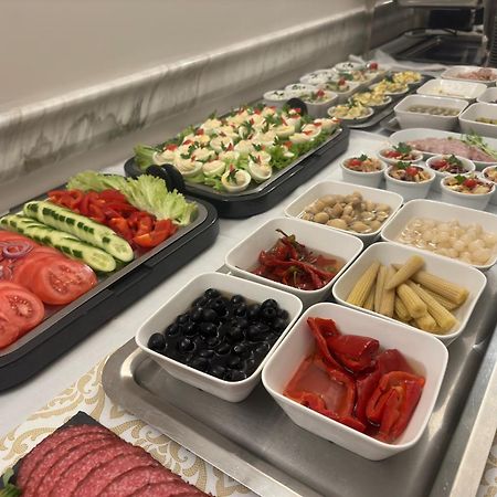 Astoria Bed & Breakfast Сважендз Екстериор снимка