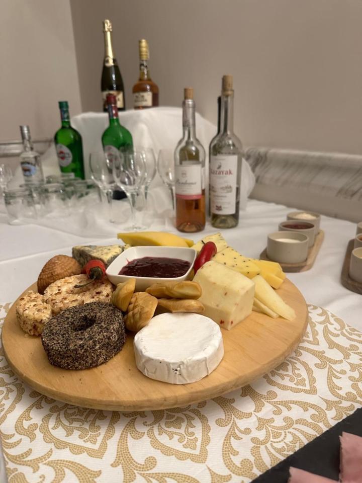 Astoria Bed & Breakfast Сважендз Екстериор снимка